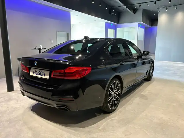 BMW 5 Series view 6
