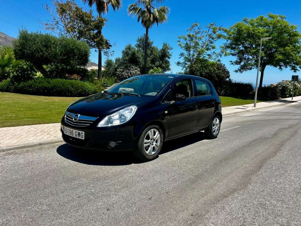 Opel Corsa 1.2 Cosmo - foto 1