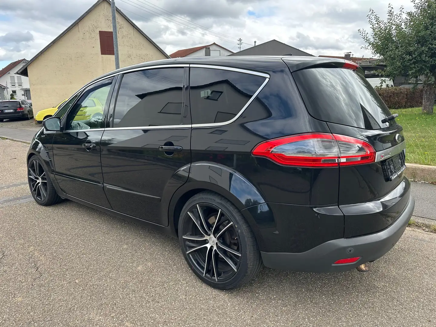 Ford S-Max Titanium *ACC*Xenon*AHK*Pano*HU 07/26*Automatik* Schwarz - 2