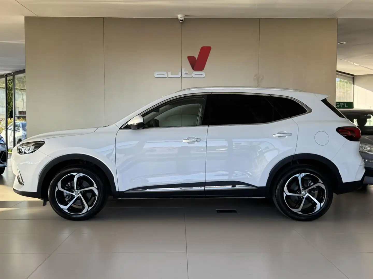 MG HS 1.5T-GDI AT Luxury+TETTO+TELE 360 Bianco - 2