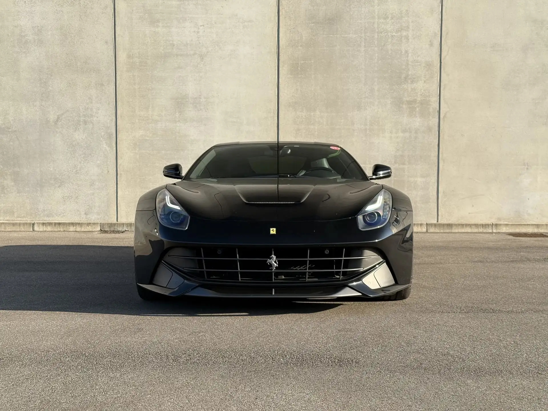 페라리 F12 베를리네타 2013 검정 사진 2