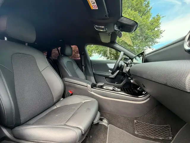 Mercedes-Benz Cla view 9