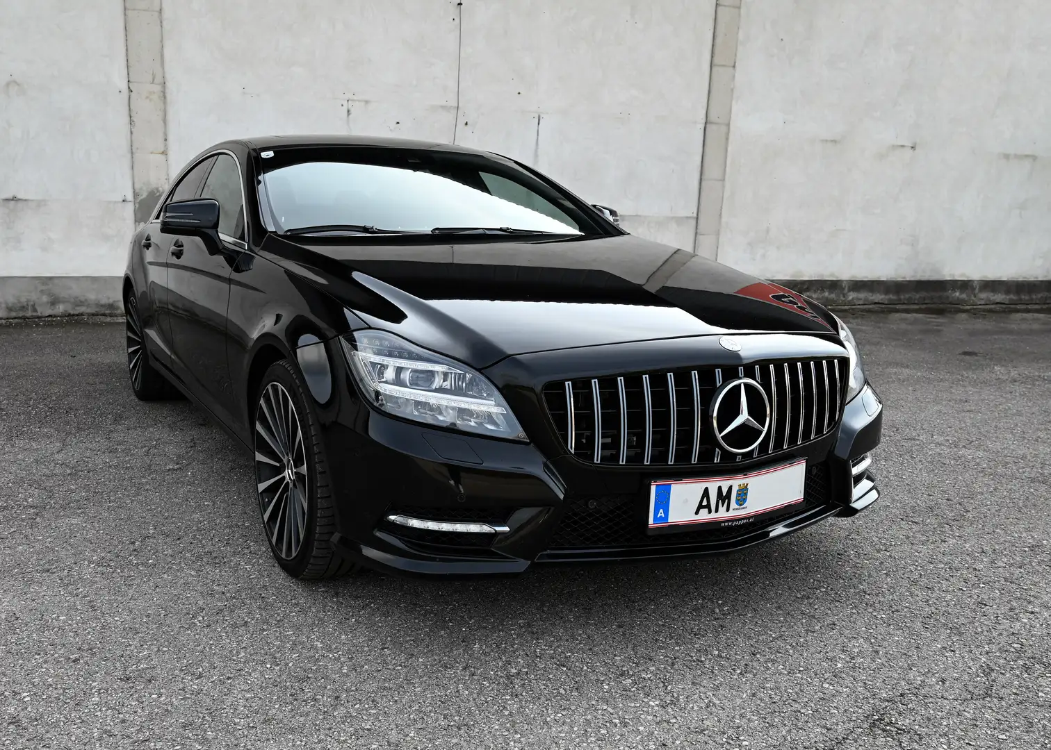 Mercedes-Benz 350 4MATIC Aut. AMG Line Schwarz - 2