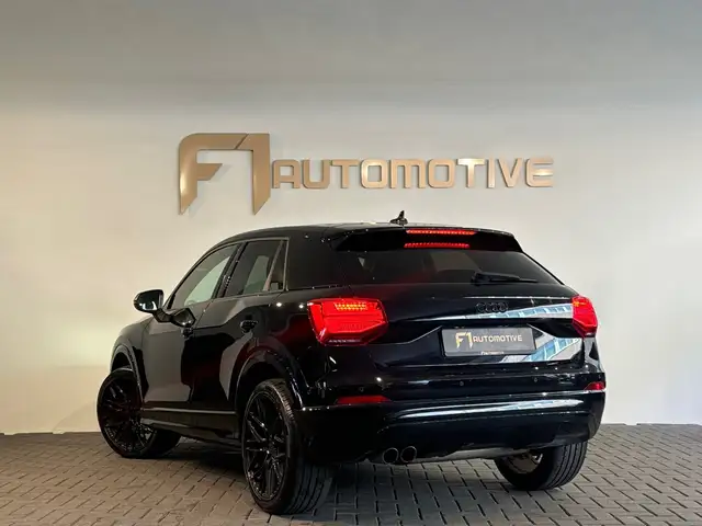 Audi Q2 view 8