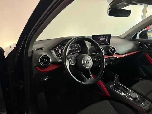 Audi Q2 view 5