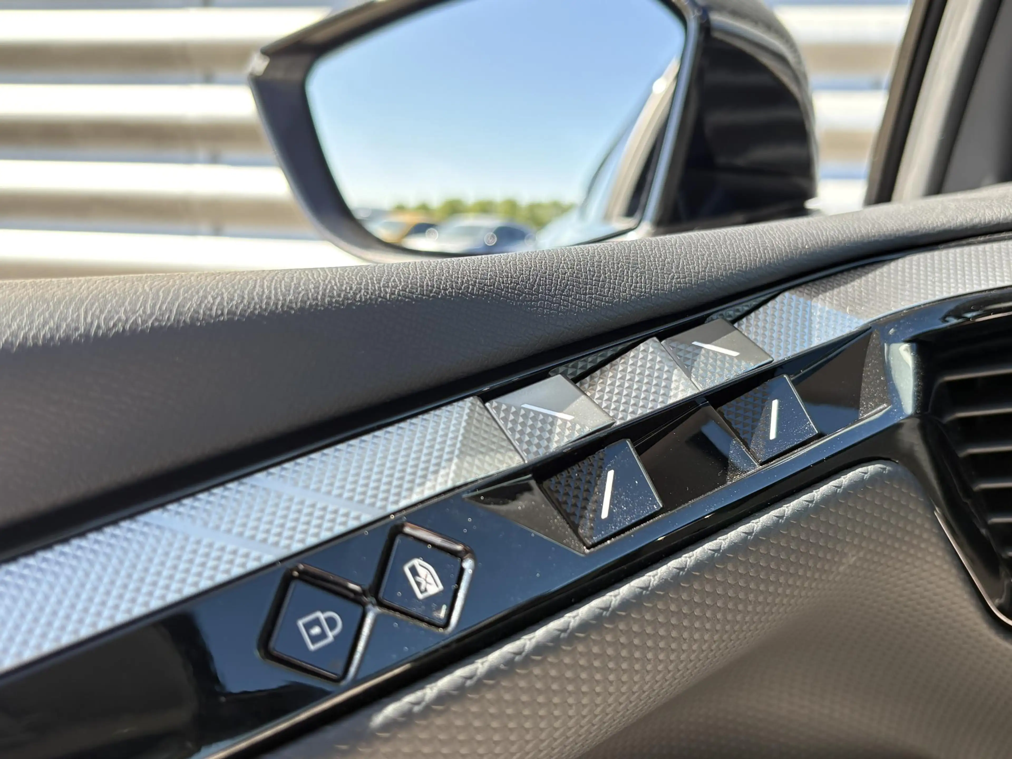 DS Automobiles DS 4 1.6 PHEV 225 Edition France | Bestuurdersstoel met — photo 15