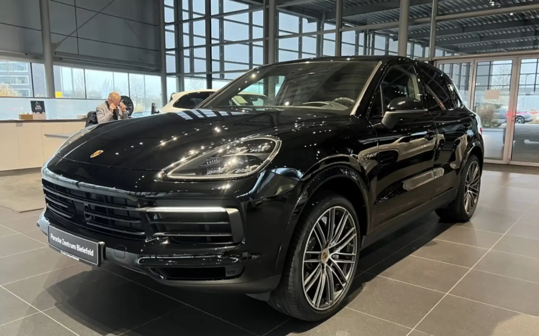 Porsche Cayenne E-Hybrid Aut. Noir - 1