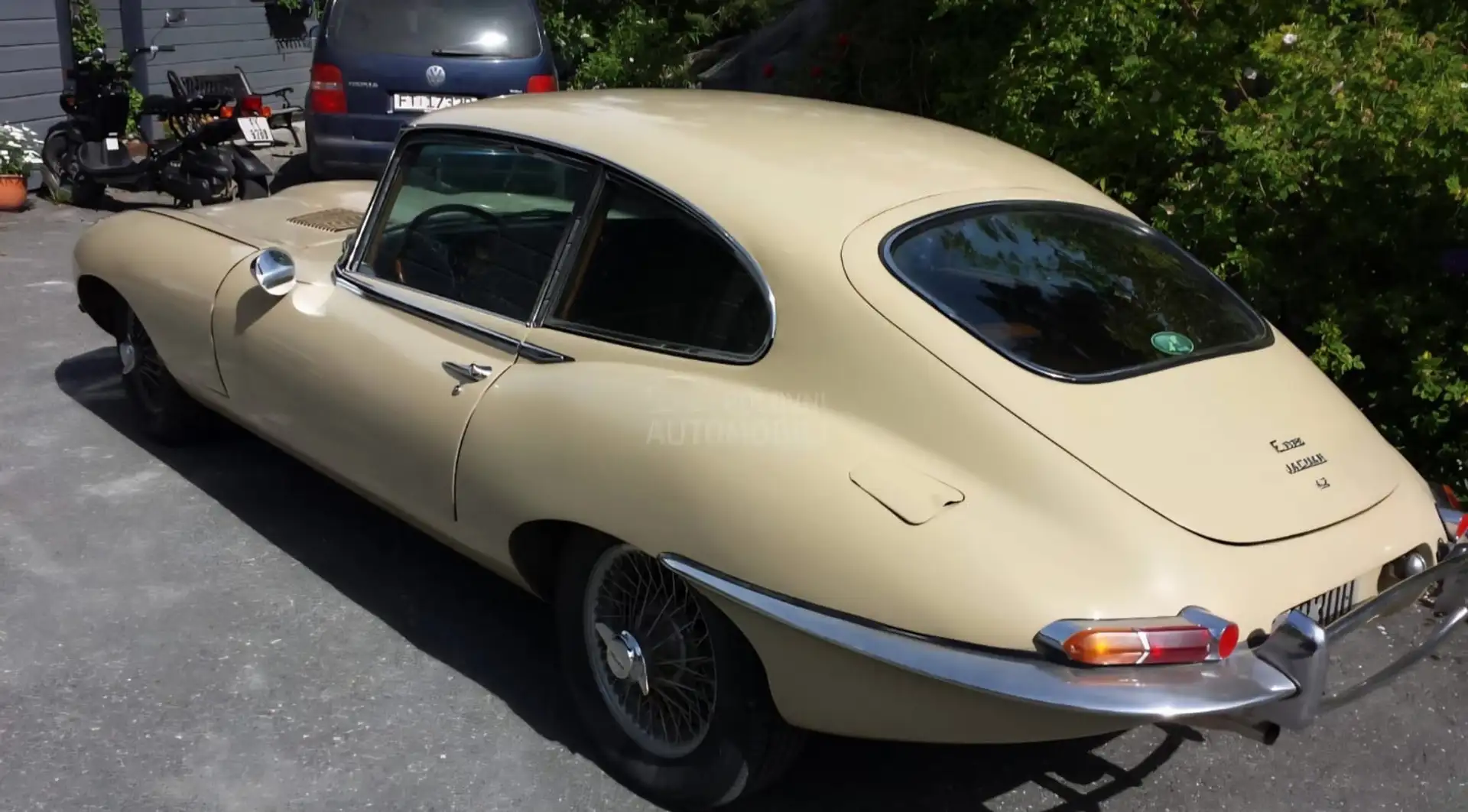 Jaguar E-Type Series 1, 4.2litre Beige - 2