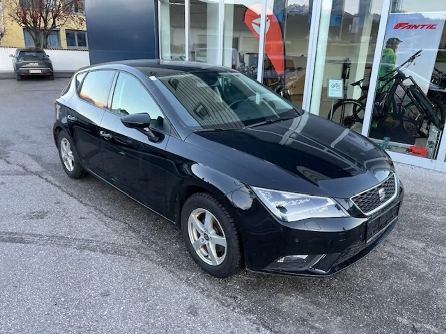 SEAT Leon Leon ST 1,2 TSI Schwarz - 1