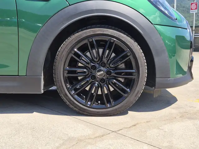 Mini Cooper Cooper view 12
