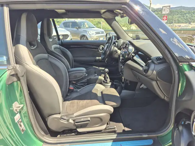 Mini Cooper Cooper view 8