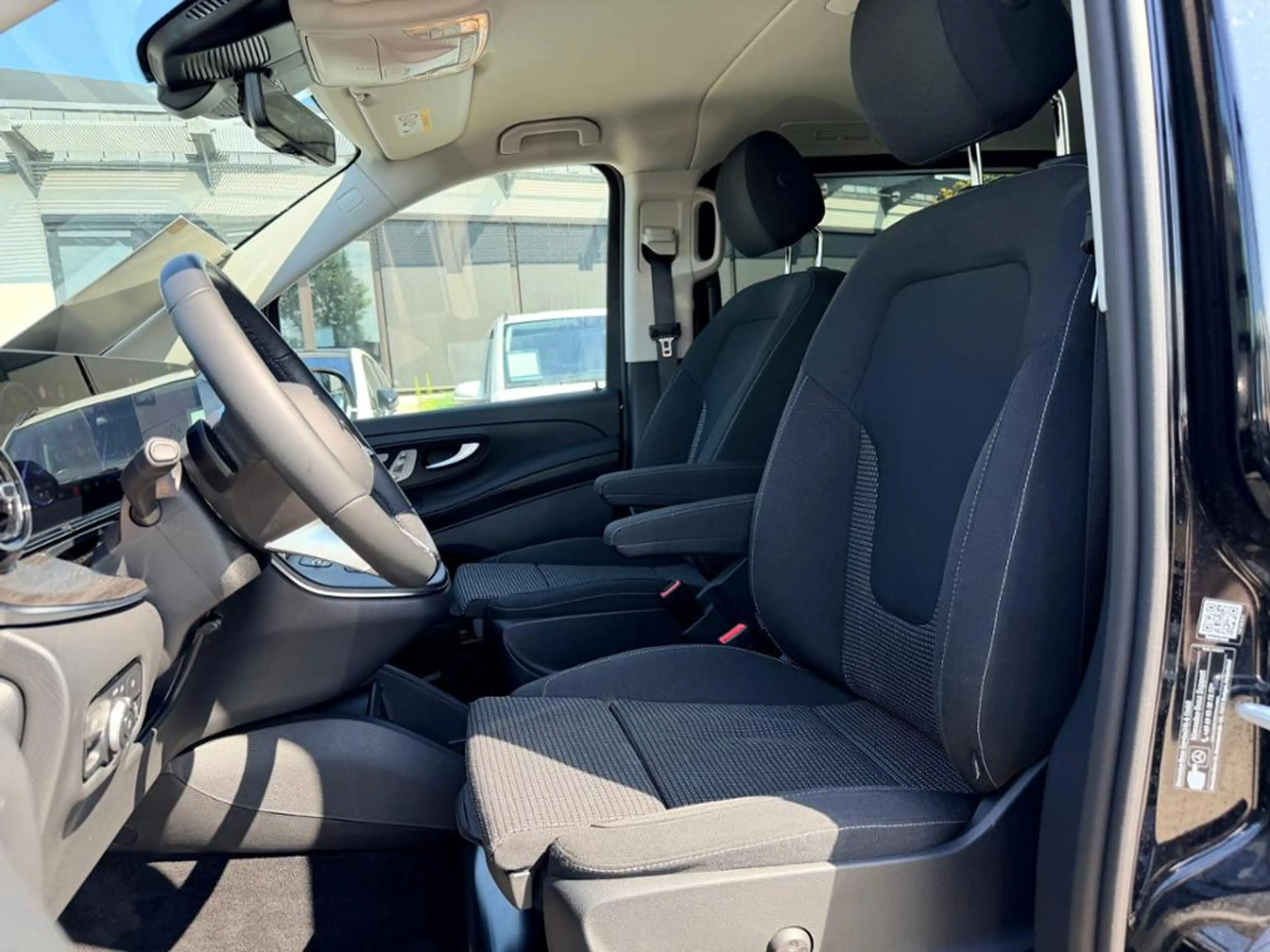 Mercedes-Benz EQV 300 MOPF 7SITZER KLIMA BURMESTER 360° BURM — photo 6