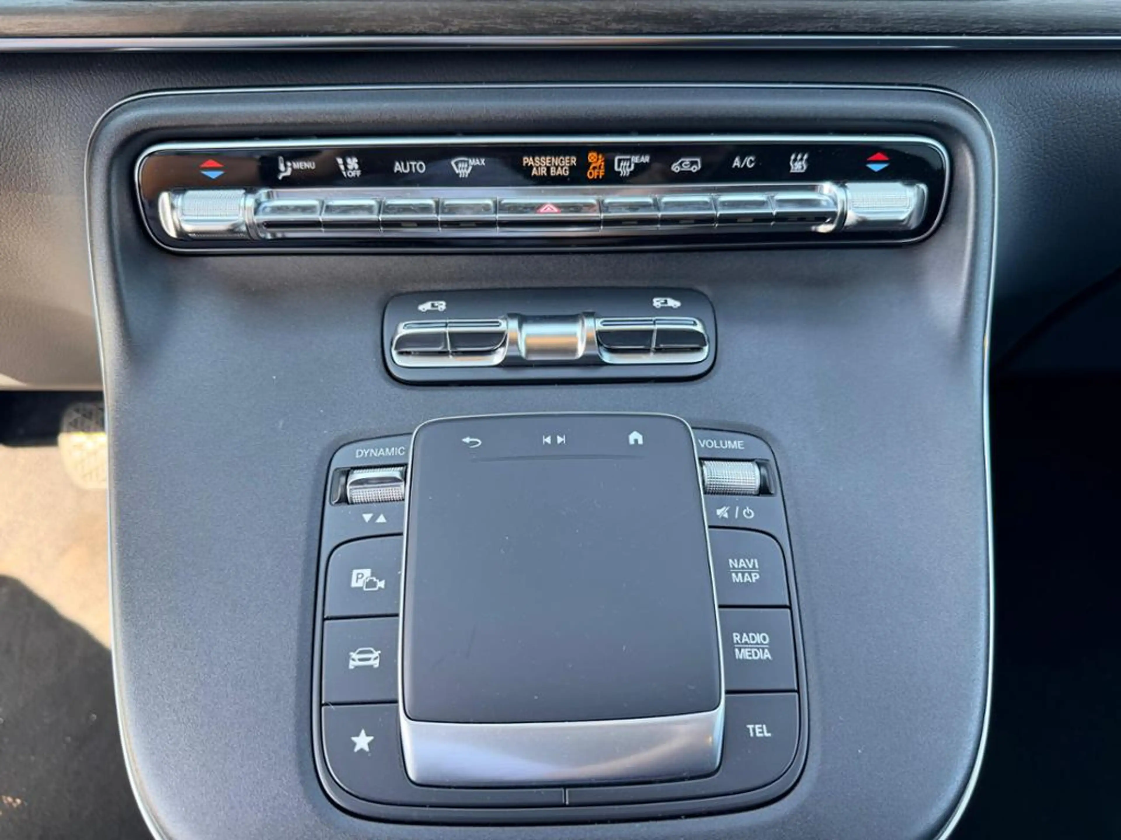 Mercedes-Benz EQV 300 MOPF 7SITZER KLIMA BURMESTER 360° BURM — photo 11