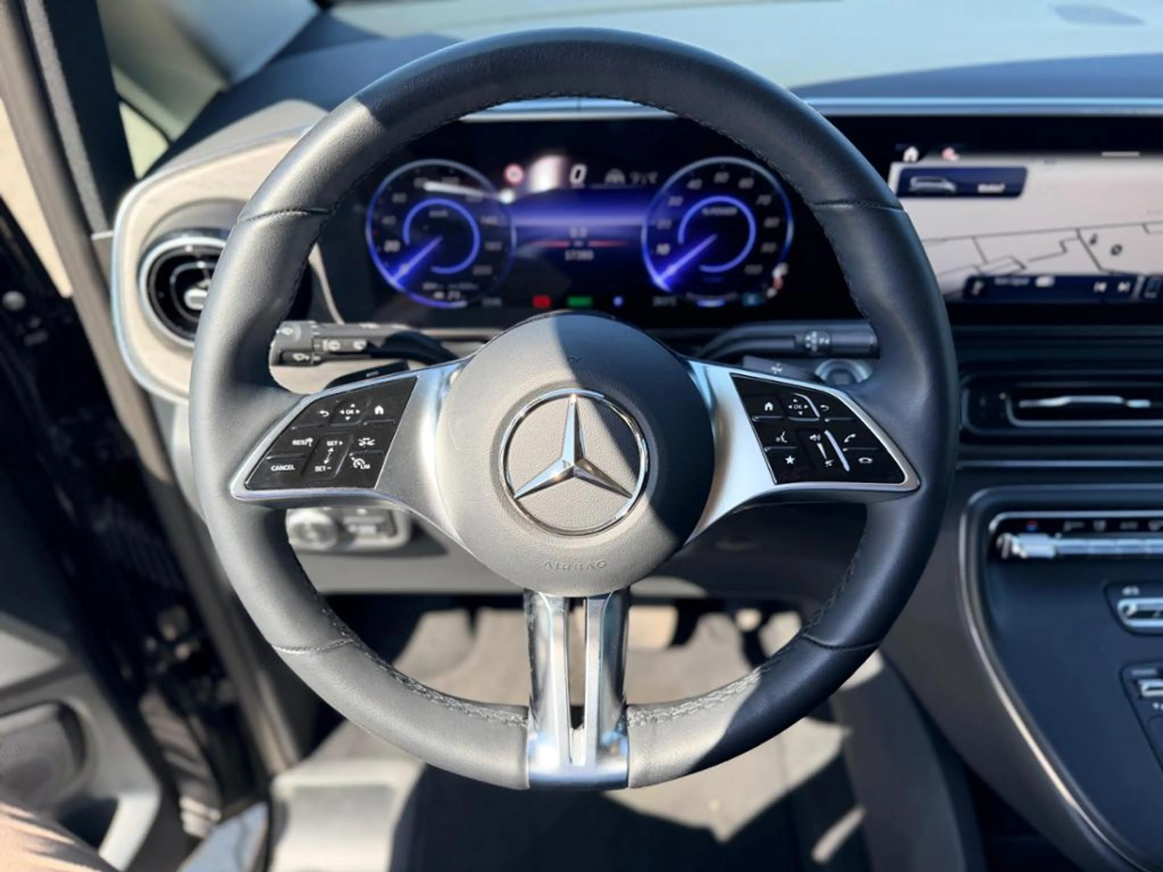 Mercedes-Benz EQV 300 MOPF 7SITZER KLIMA BURMESTER 360° BURM — photo 7