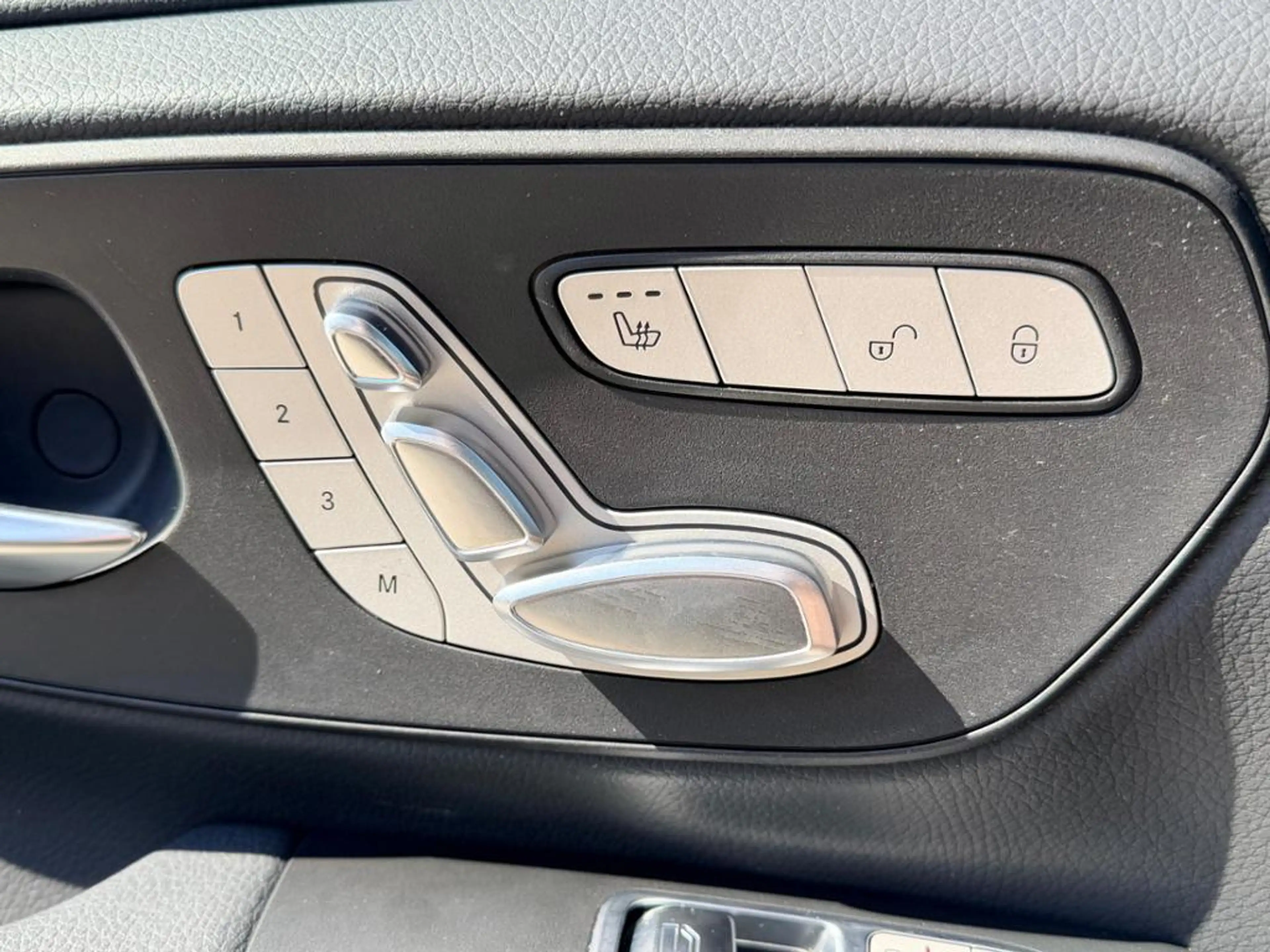 Mercedes-Benz EQV 300 MOPF 7SITZER KLIMA BURMESTER 360° BURM — photo 14