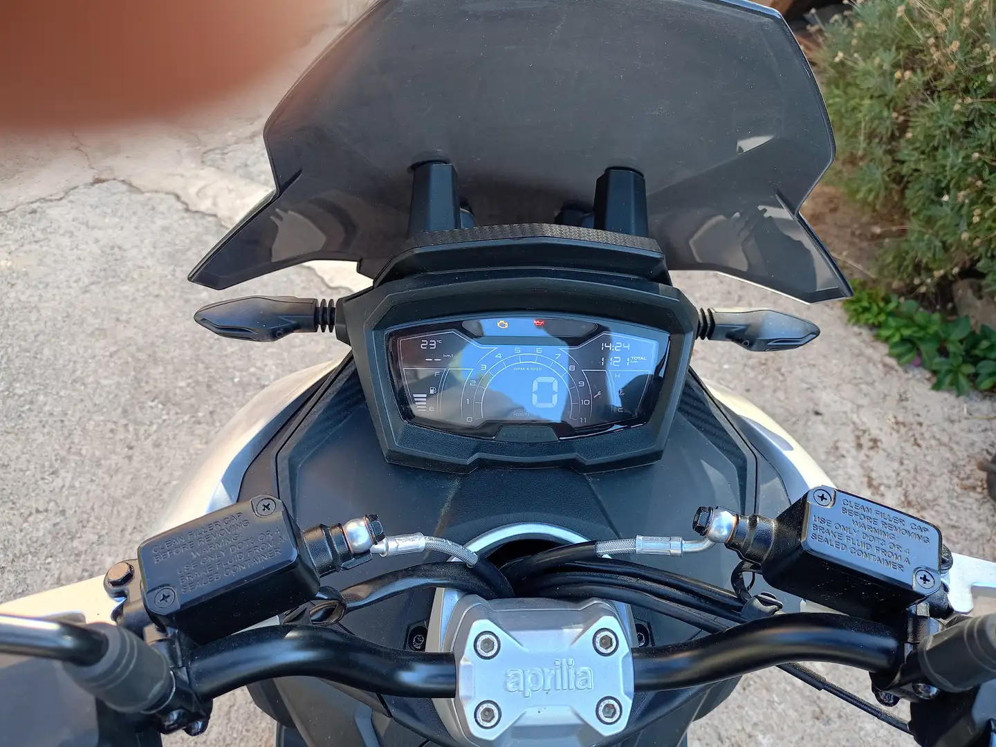 Aprilia SR GT 125 Sport Ezüst - 2