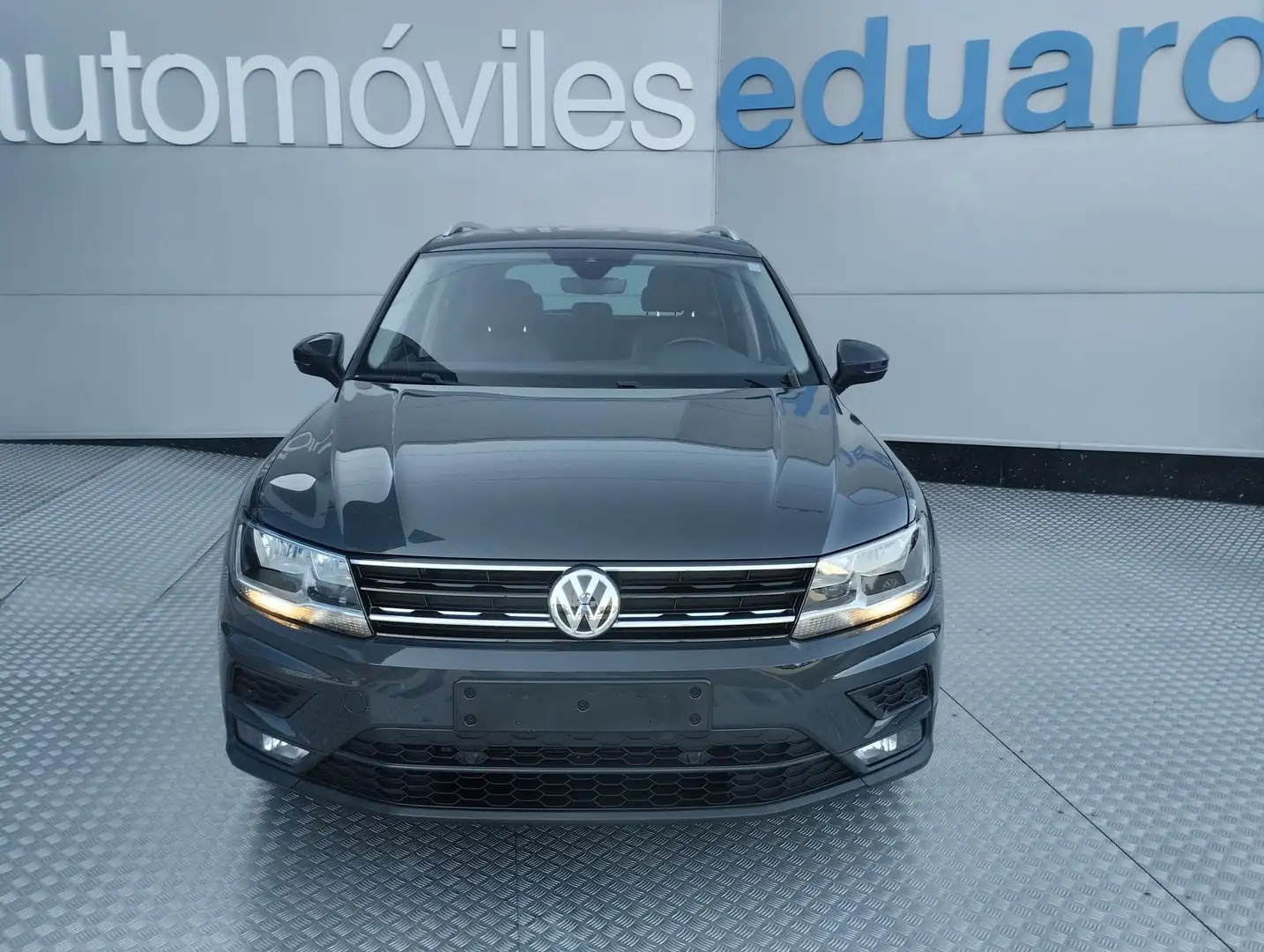 Volkswagen Tiguan 1.6TDI Edition 85kW Gris - 2