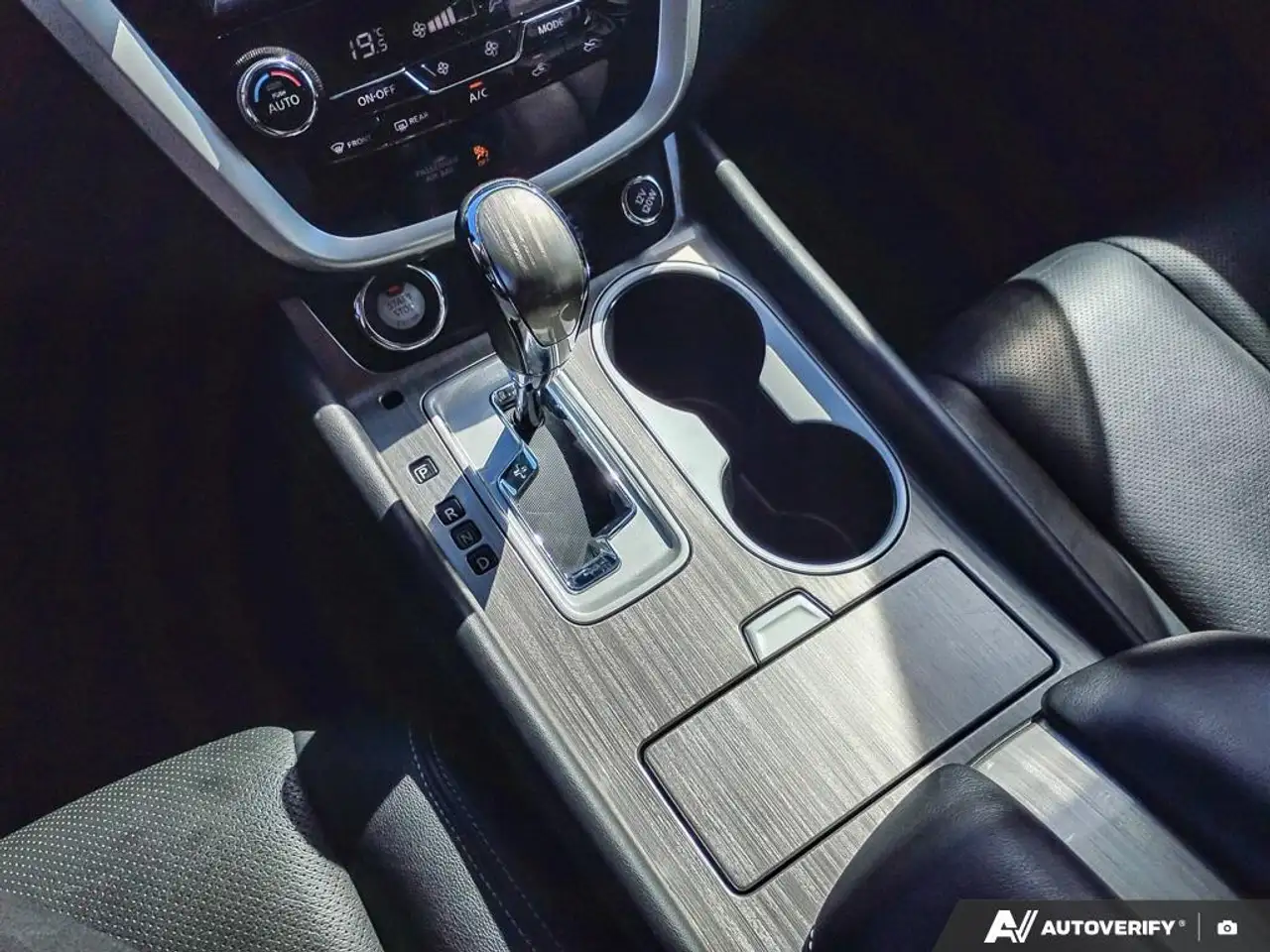 Nissan Murano снимка Nissan Murano