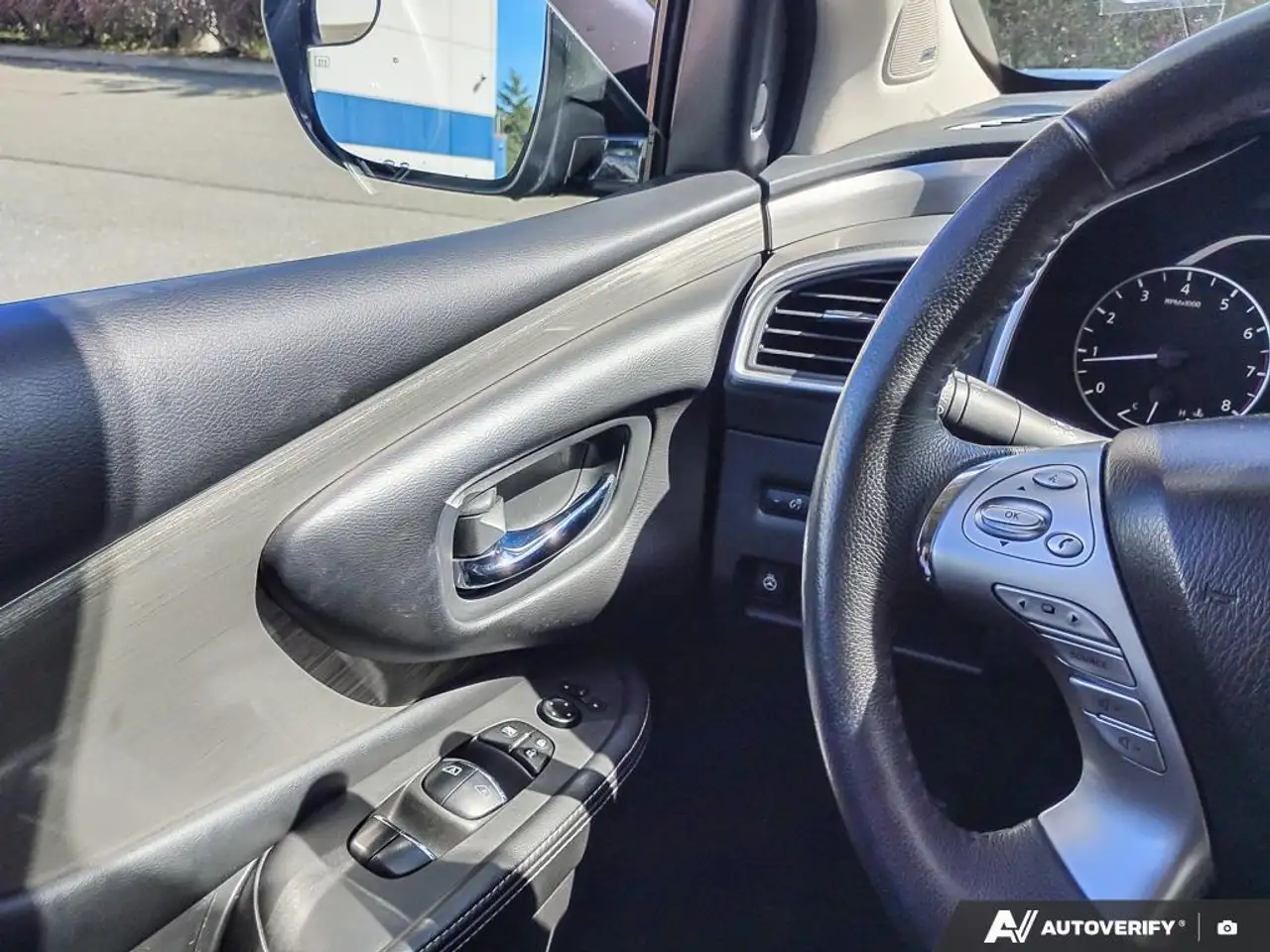 Nissan Murano снимка Nissan Murano