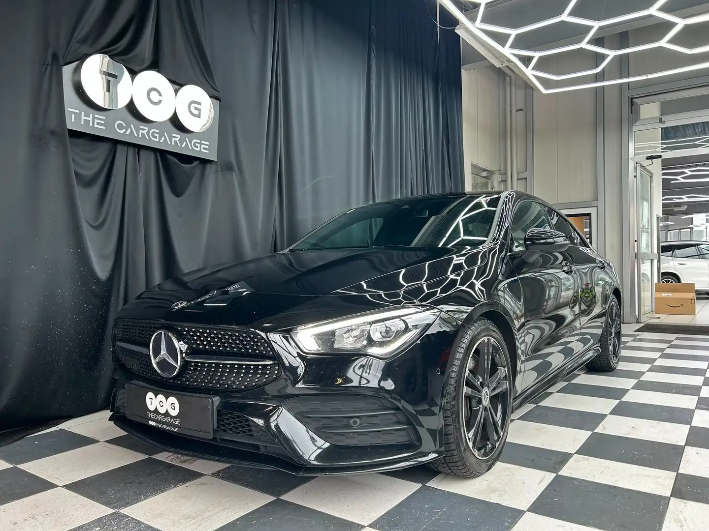 Mercedes-Benz CLA 220 CLA 220 AMG Schwarz - 1