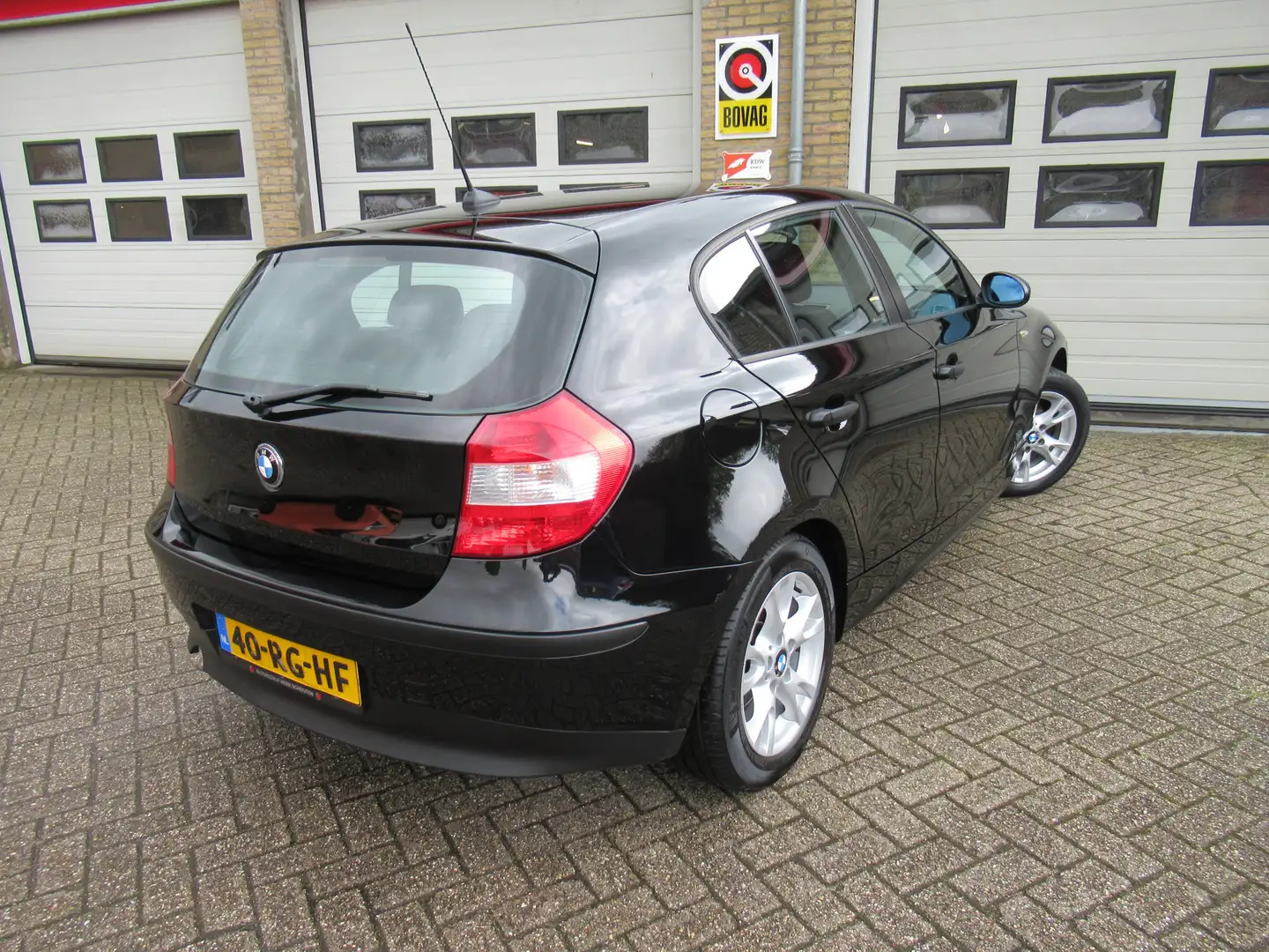 BMW 118 1-serie 118d Schwarz - 2