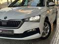 Skoda Scala 1.0 TSI Ambition 70kW Weiß - thumbnail 41