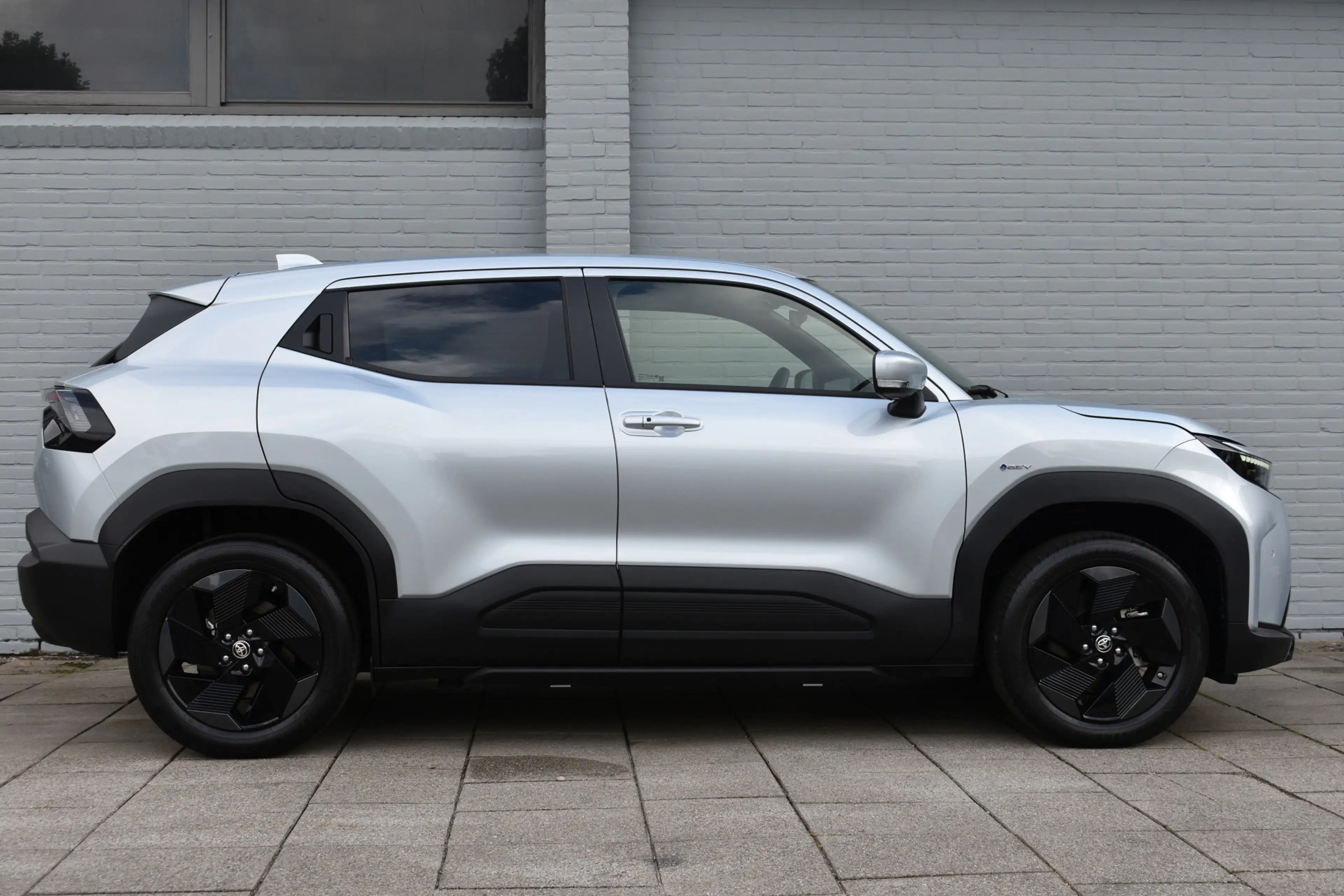 Toyota Urban Cruiser Dynamic 61 kWh Automaat 174pk | Stoel & Stuur verw — photo 5