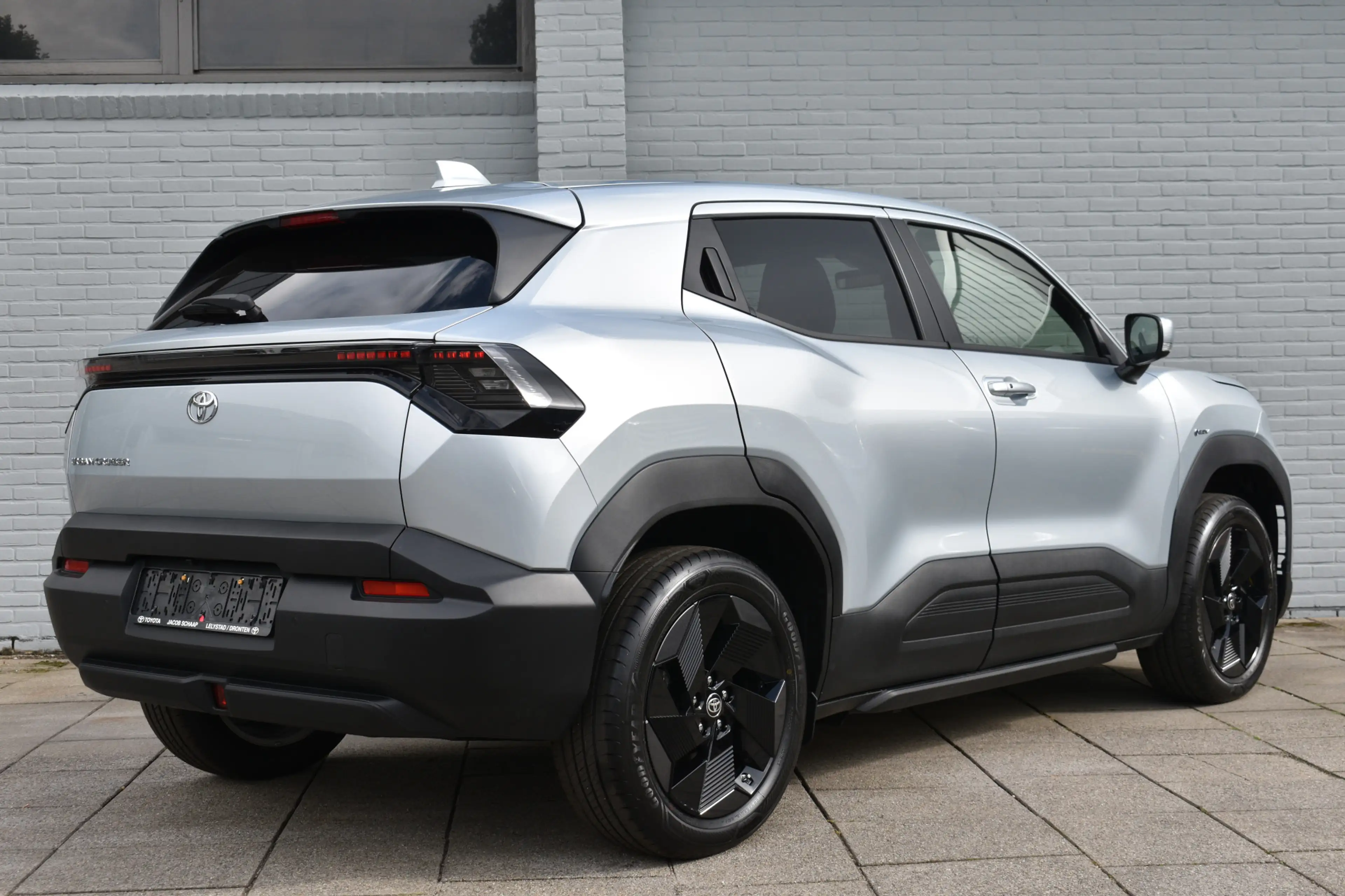 Toyota Urban Cruiser Dynamic 61 kWh Automaat 174pk | Stoel & Stuur verw — photo 3