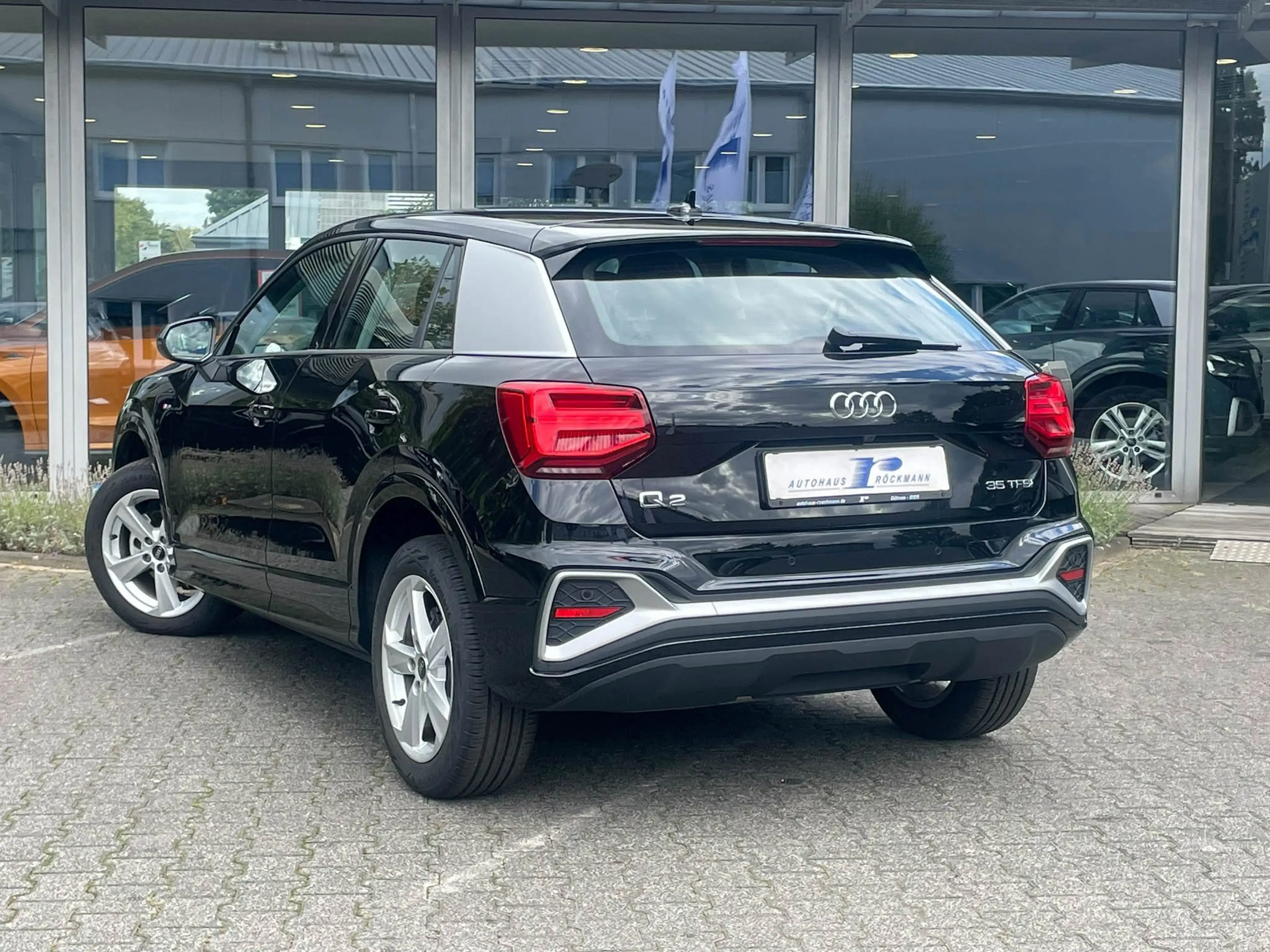 Audi Q2 35 TFSI S line Aut. CarPlay Kamera el.Heckk Matr — photo 5