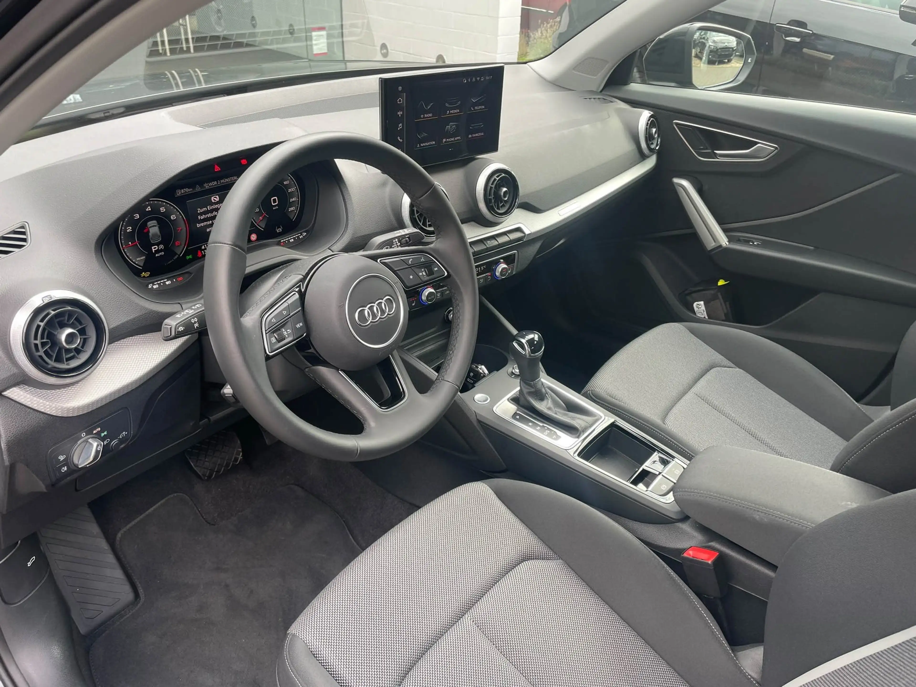 Audi Q2 35 TFSI S line Aut. CarPlay Kamera el.Heckk Matr — photo 9
