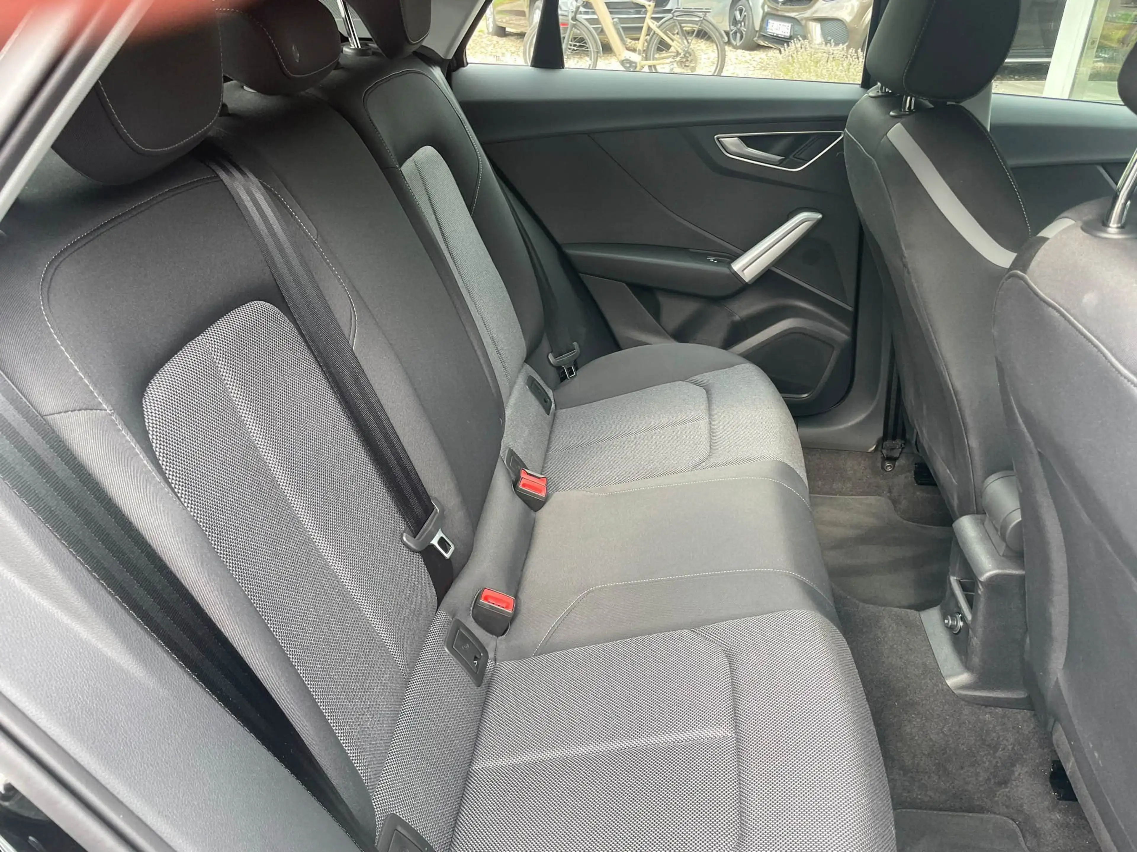 Audi Q2 35 TFSI S line Aut. CarPlay Kamera el.Heckk Matr — photo 14
