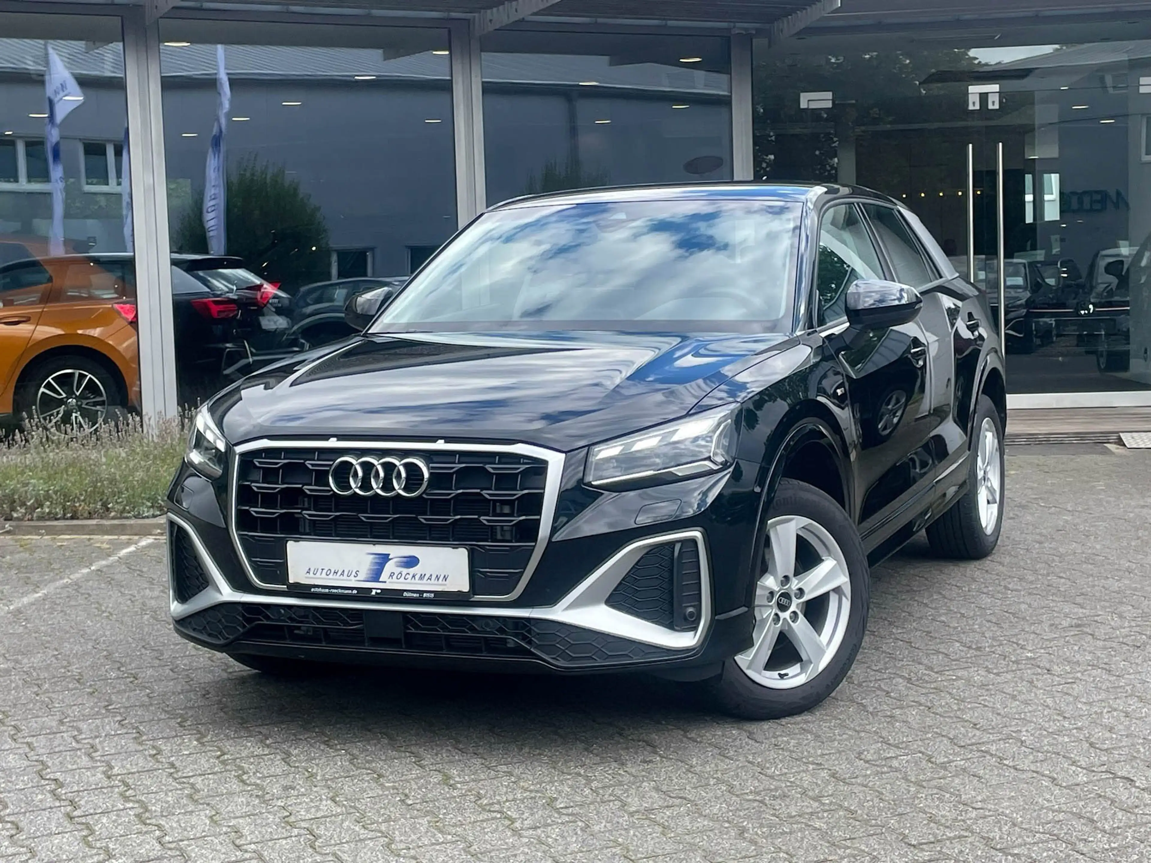 Audi Q2 35 TFSI S line Aut. CarPlay Kamera el.Heckk Matr — photo 3