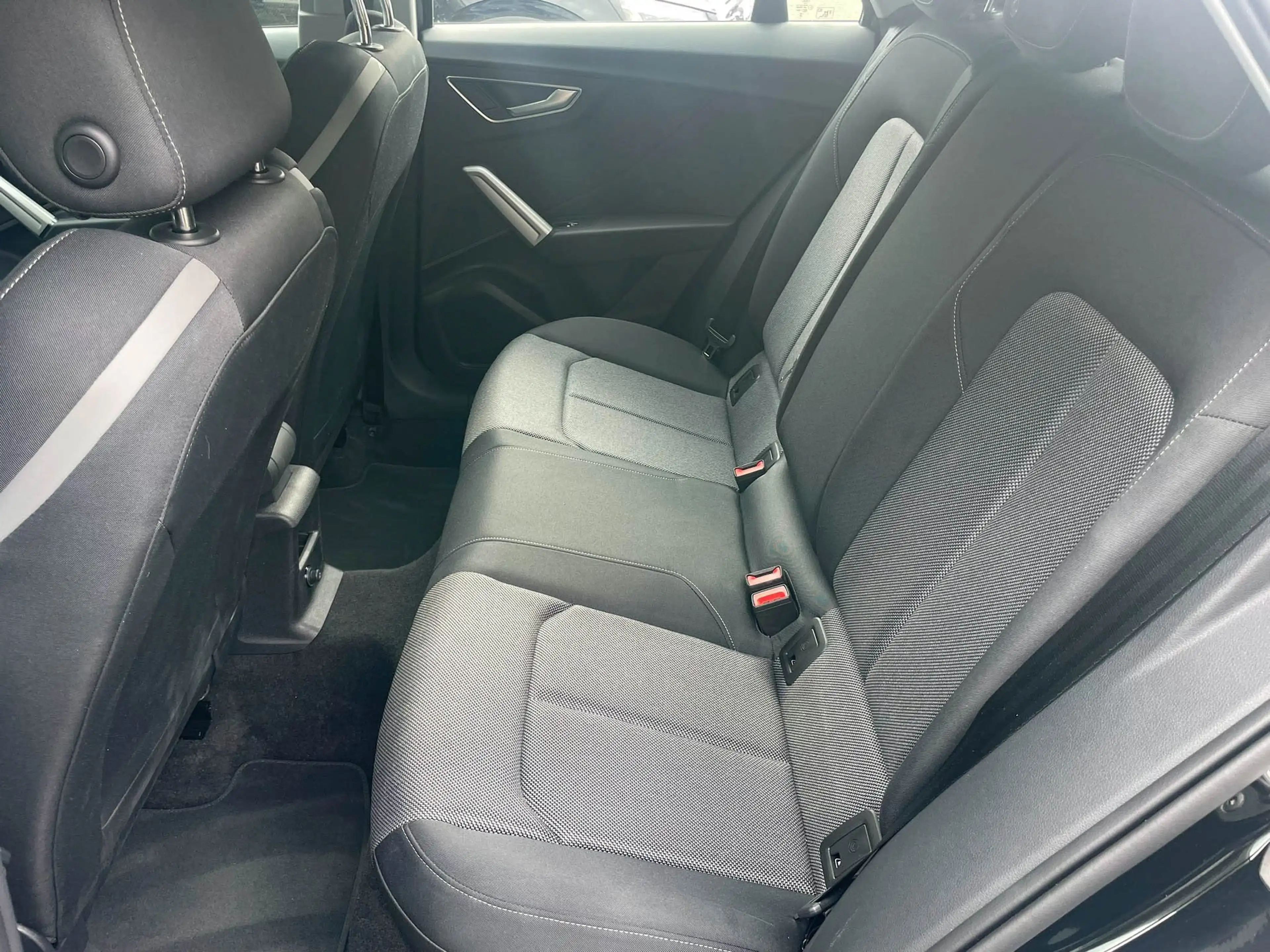 Audi Q2 35 TFSI S line Aut. CarPlay Kamera el.Heckk Matr — photo 11