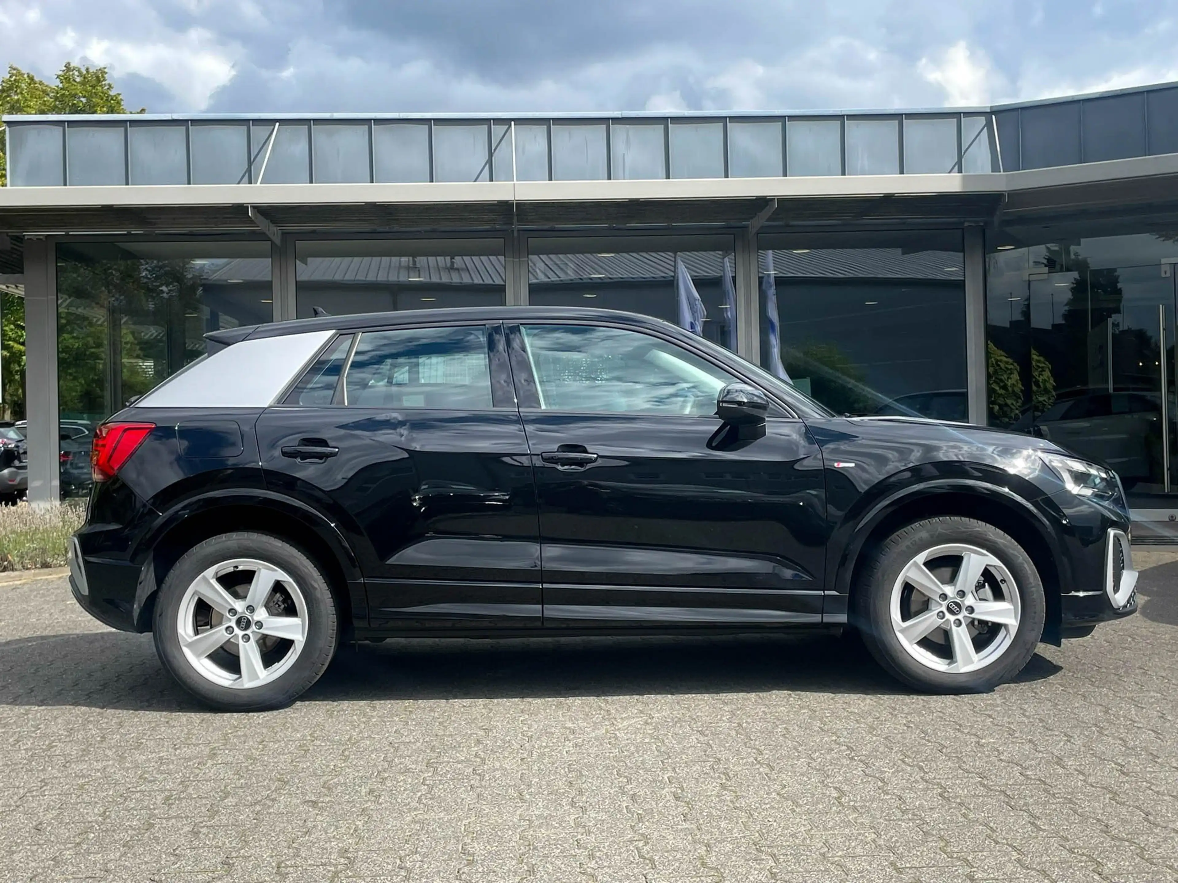Audi Q2 35 TFSI S line Aut. CarPlay Kamera el.Heckk Matr — photo 8