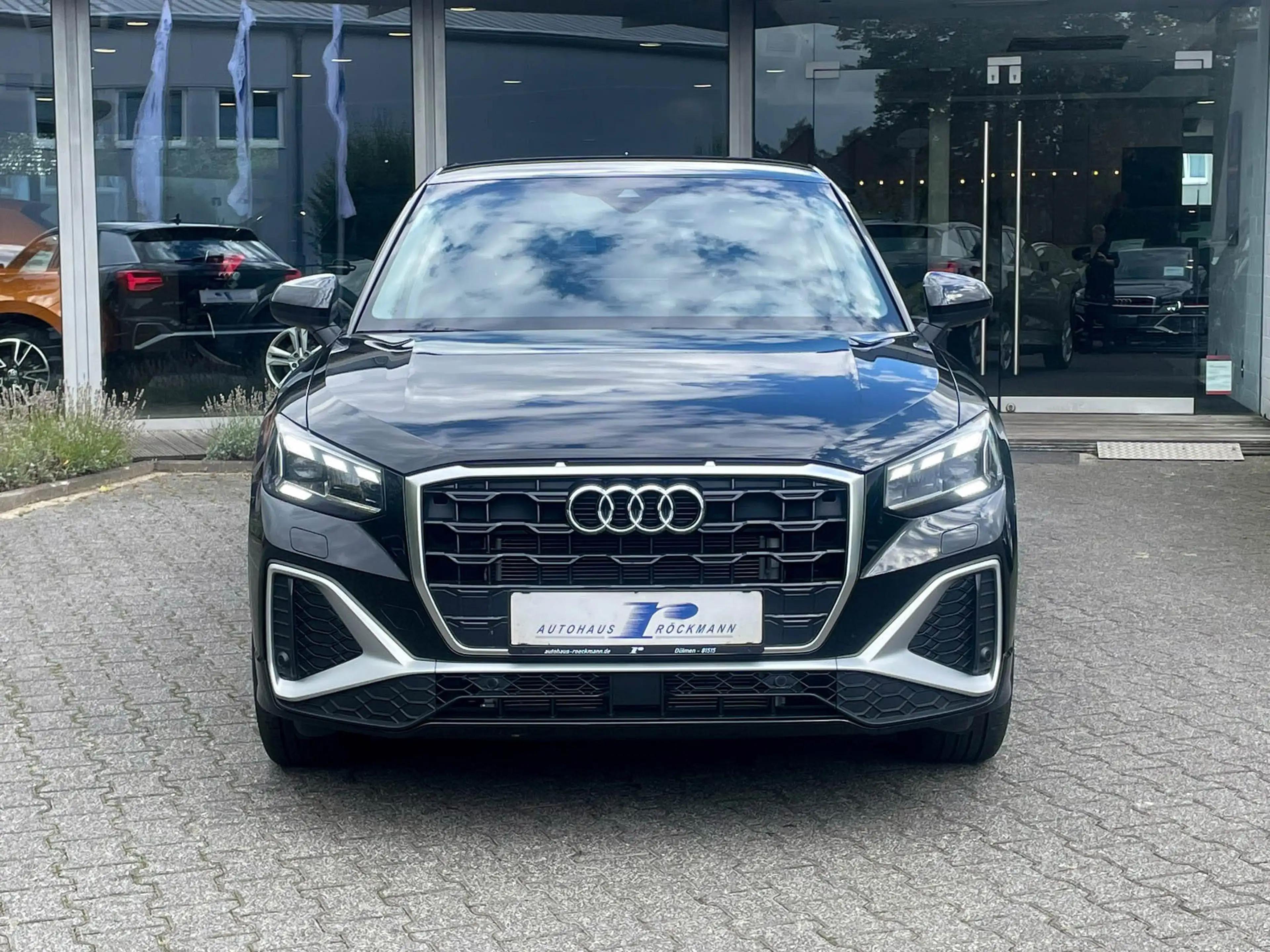 Audi Q2 35 TFSI S line Aut. CarPlay Kamera el.Heckk Matr — photo 2