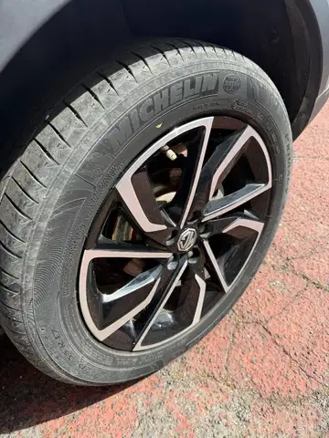 MG ZS view 12