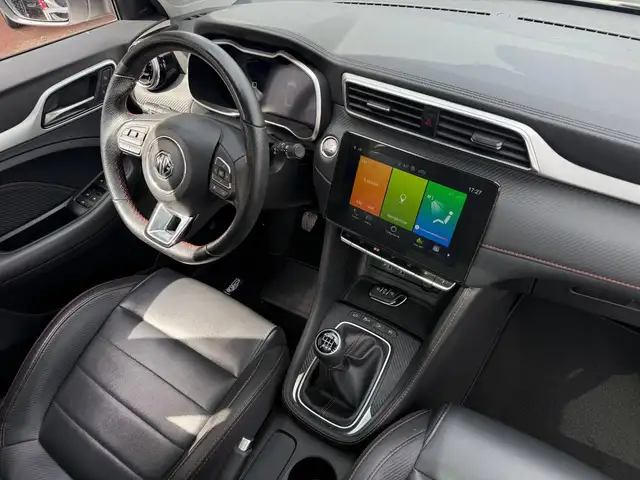 MG ZS view 11