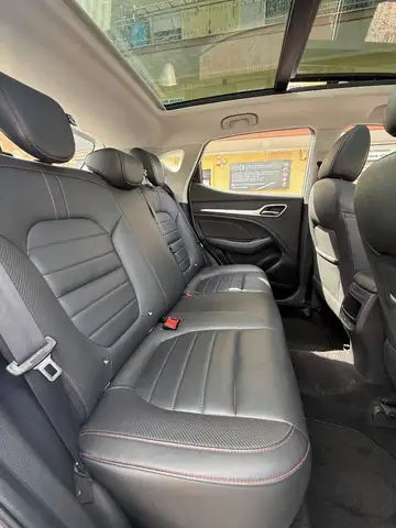 MG ZS view 9