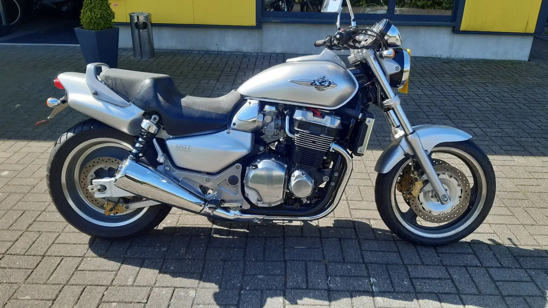 Honda X 4 CB1300 SC38 Srebrny - 1