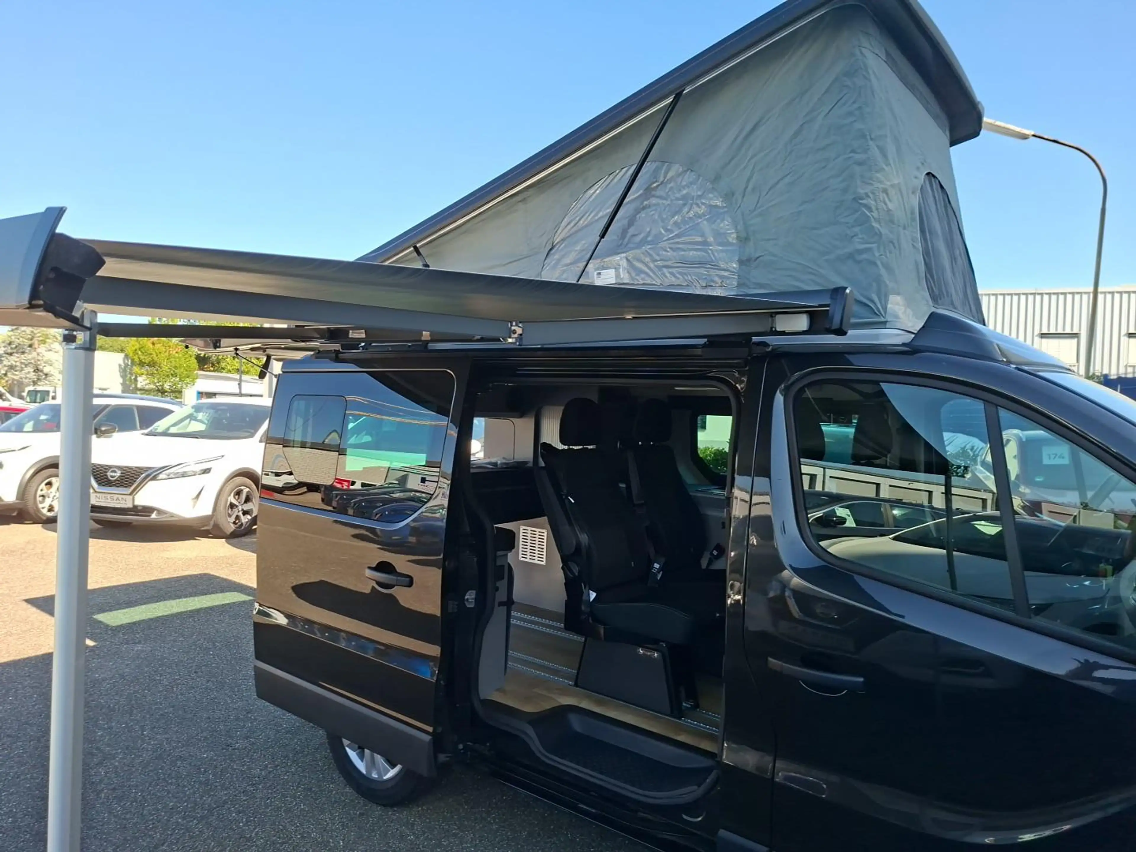 Nissan Primastar Camper Seaside by Dethleffs DCT 170PS — photo 15