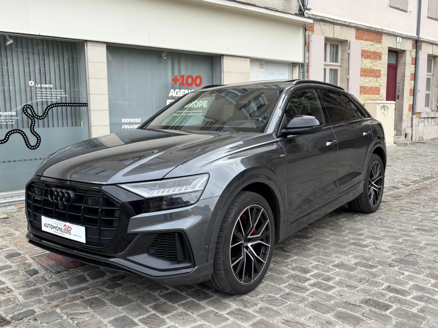 Audi SQ8 e-tron 60 3.0 TFSI e V6 24V 462 Plug in Hybrid Quattro Co Grau - 1