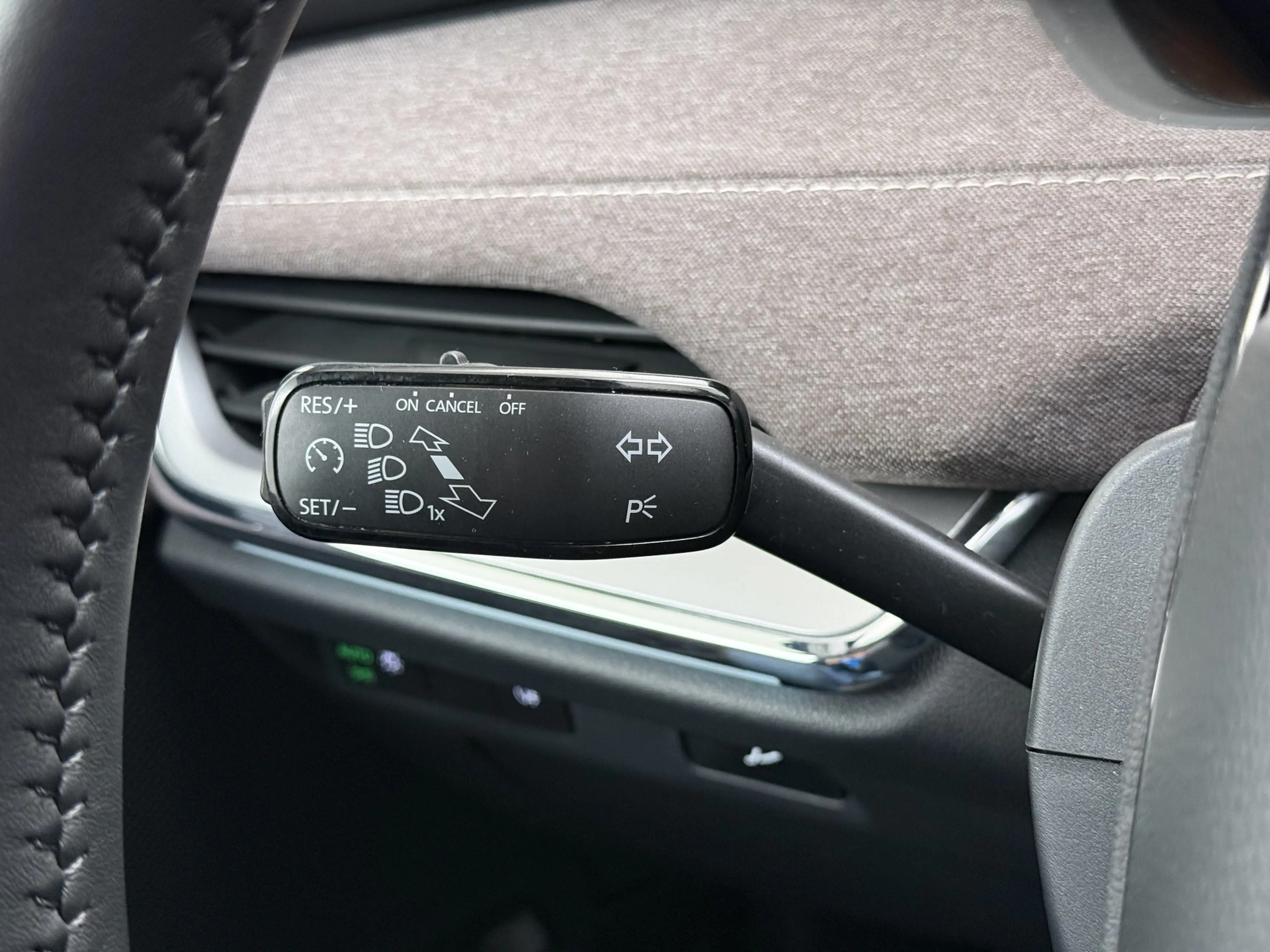 Skoda Enyaq iV 60 Trekhaak Elek.Achterklep Privacy Glas SOH 90 — photo 28