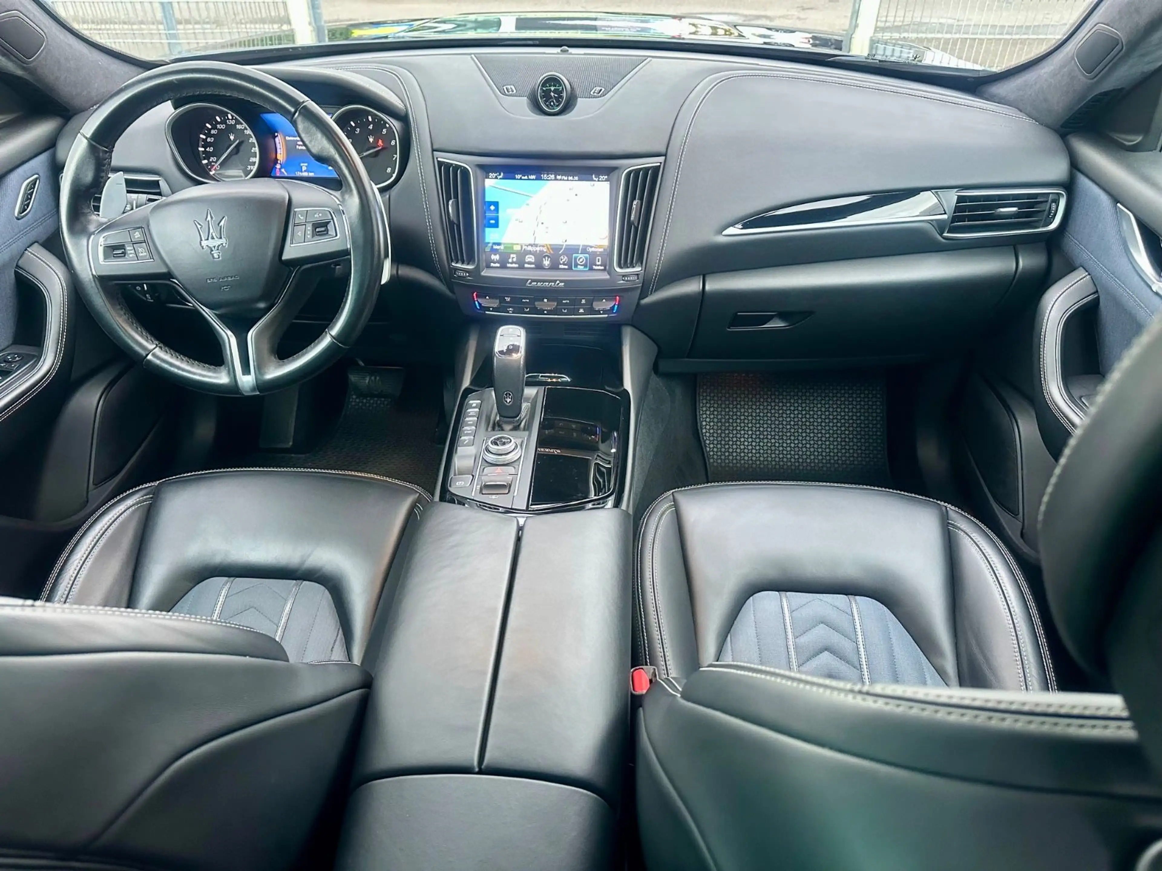 Maserati Levante LEVANTE GRANLUSSO Q4*SEHR GEPFLEGT+PANORAMA* — photo 11