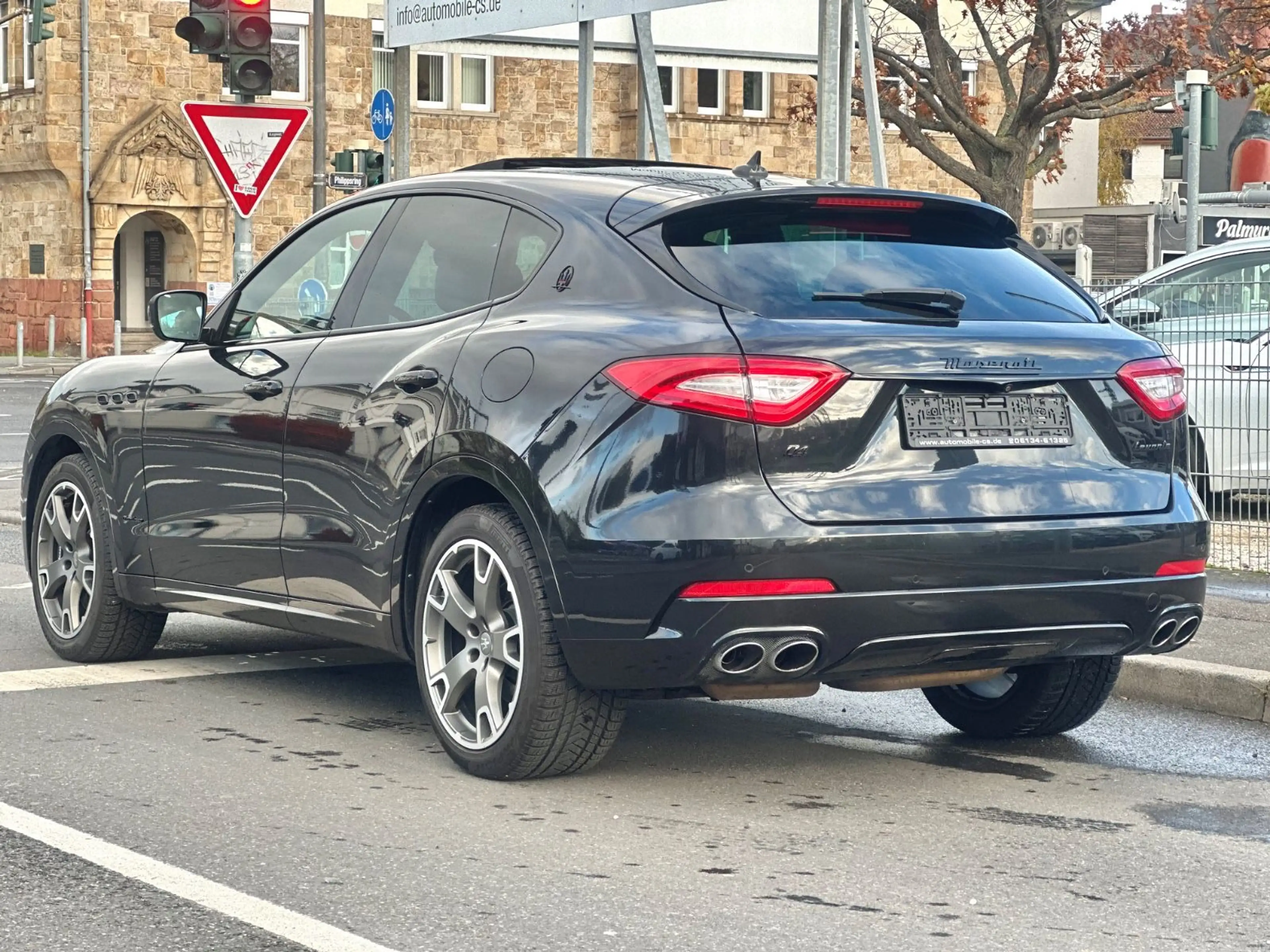 Maserati Levante LEVANTE GRANLUSSO Q4*SEHR GEPFLEGT+PANORAMA* — photo 2