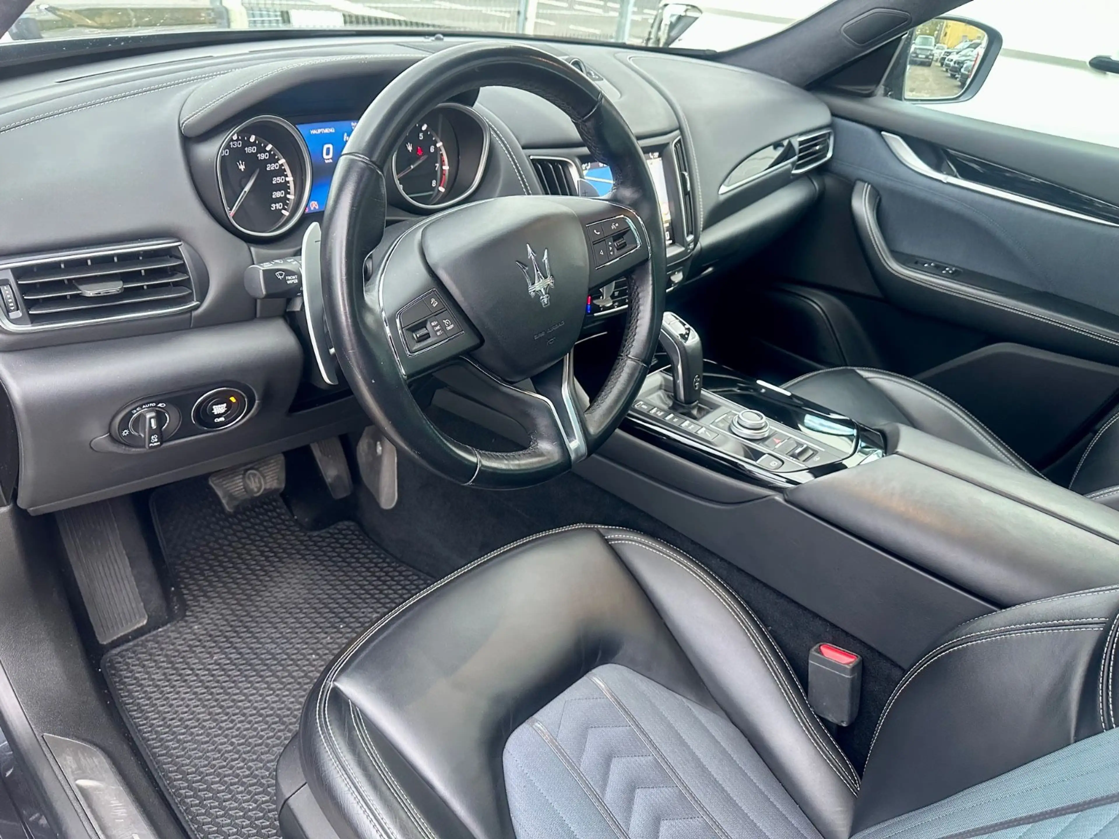 Maserati Levante LEVANTE GRANLUSSO Q4*SEHR GEPFLEGT+PANORAMA* — photo 10