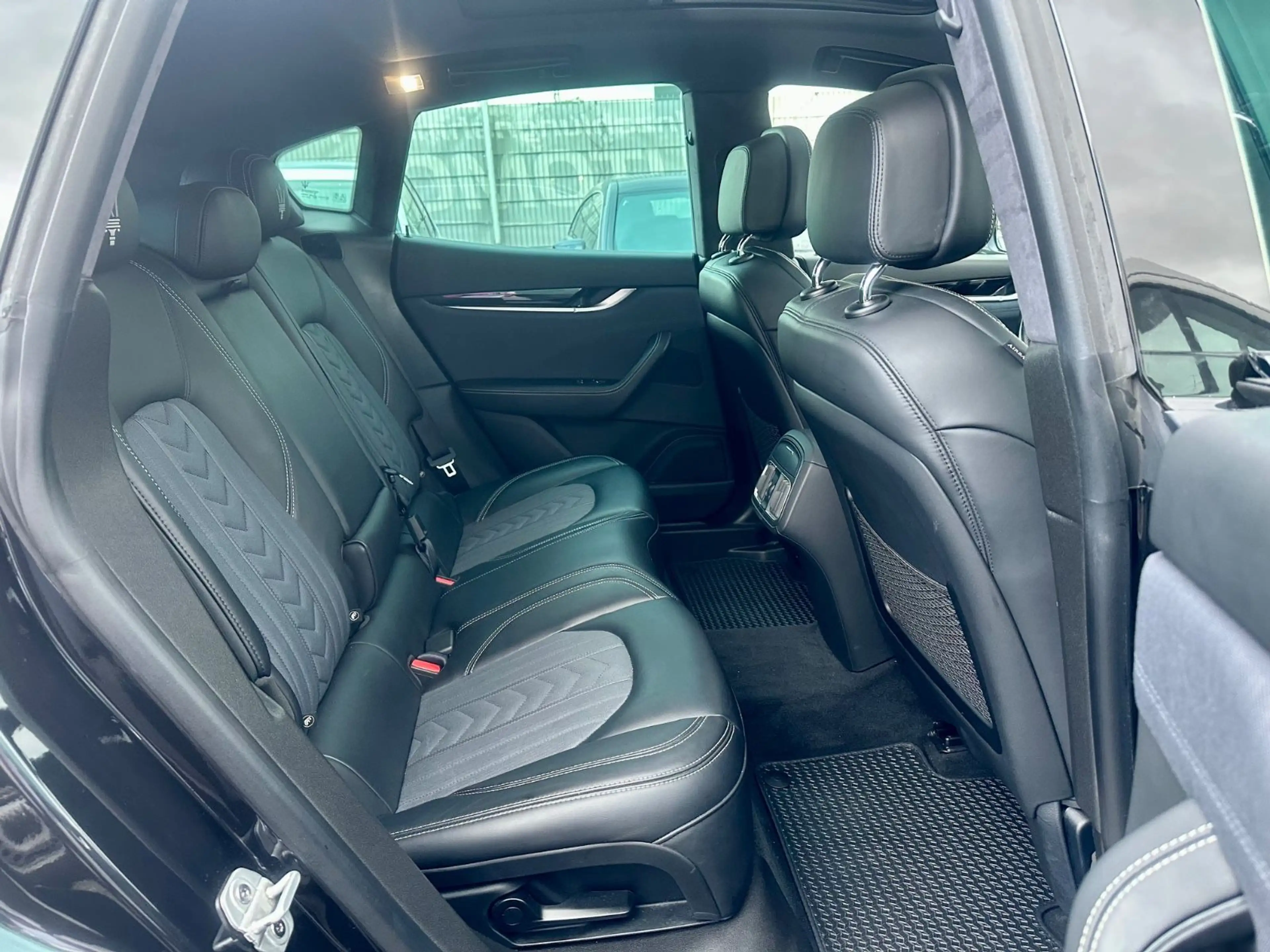 Maserati Levante LEVANTE GRANLUSSO Q4*SEHR GEPFLEGT+PANORAMA* — photo 15