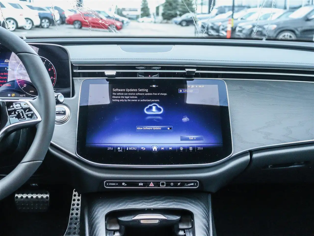 Mercedes-Benz E-Class снимка Mercedes-Benz E-Class