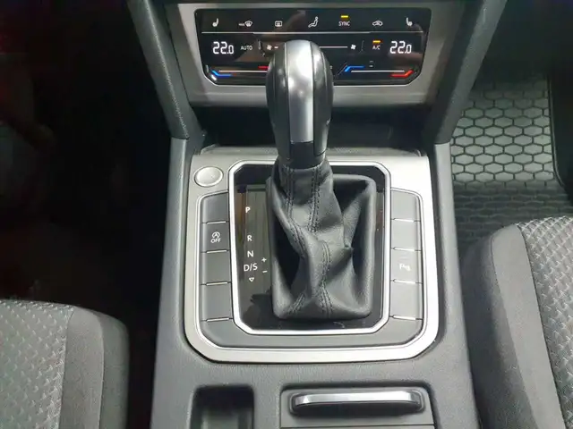 Volkswagen Passat view 10