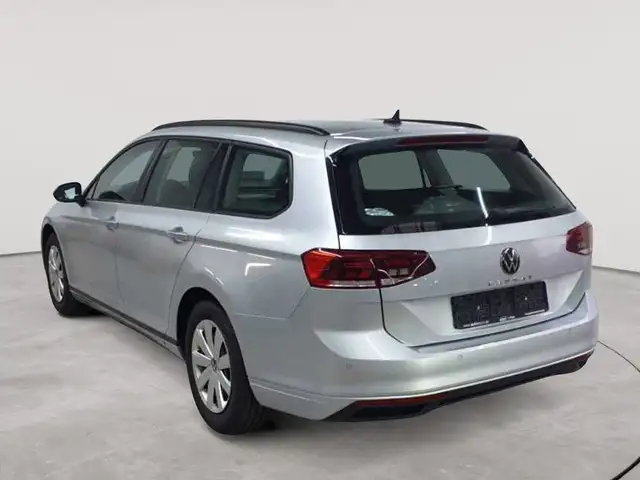 Volkswagen Passat view 5