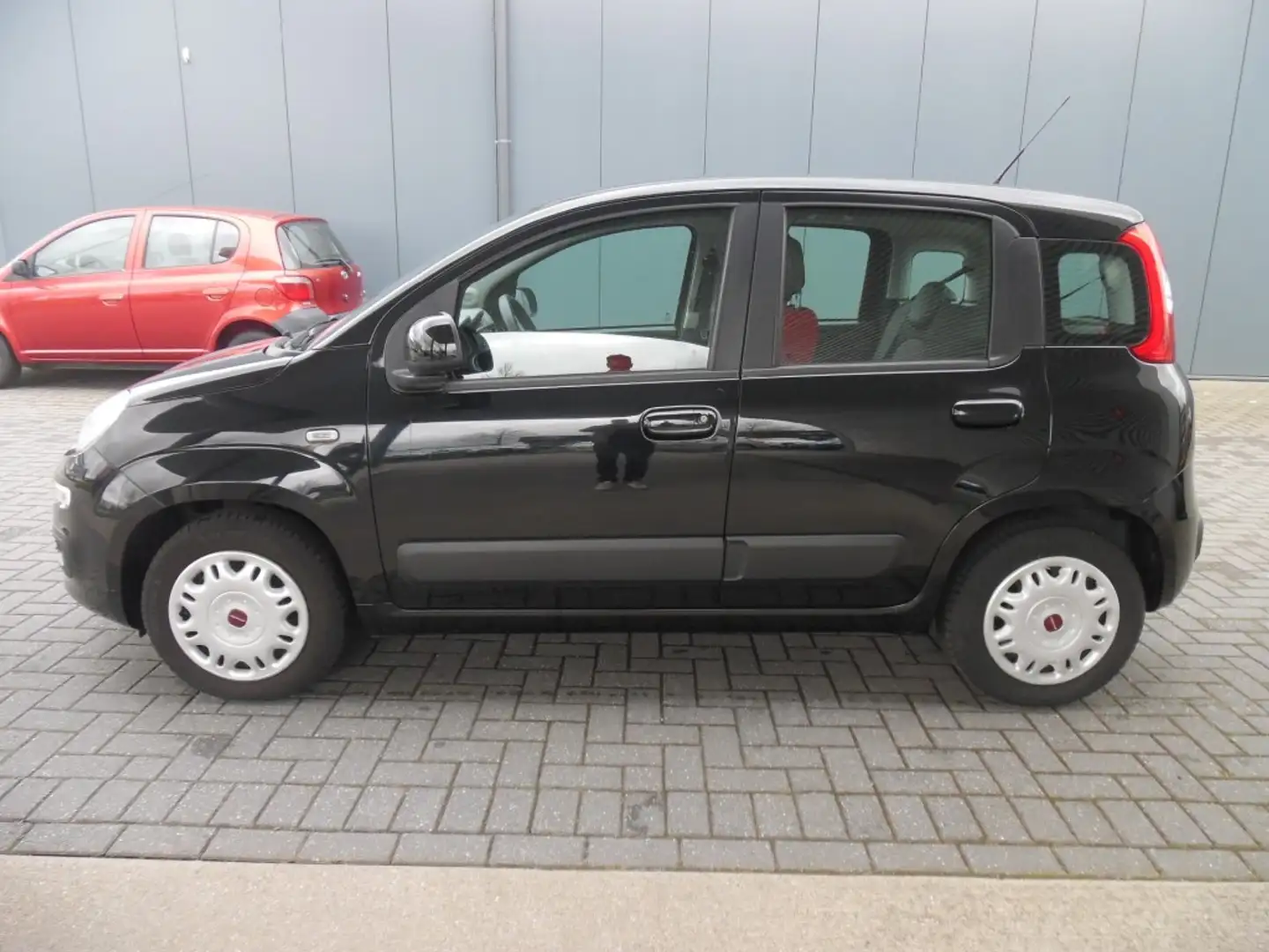 Fiat Panda 0.9 TWINAIR ED. COOL Zwart - 2
